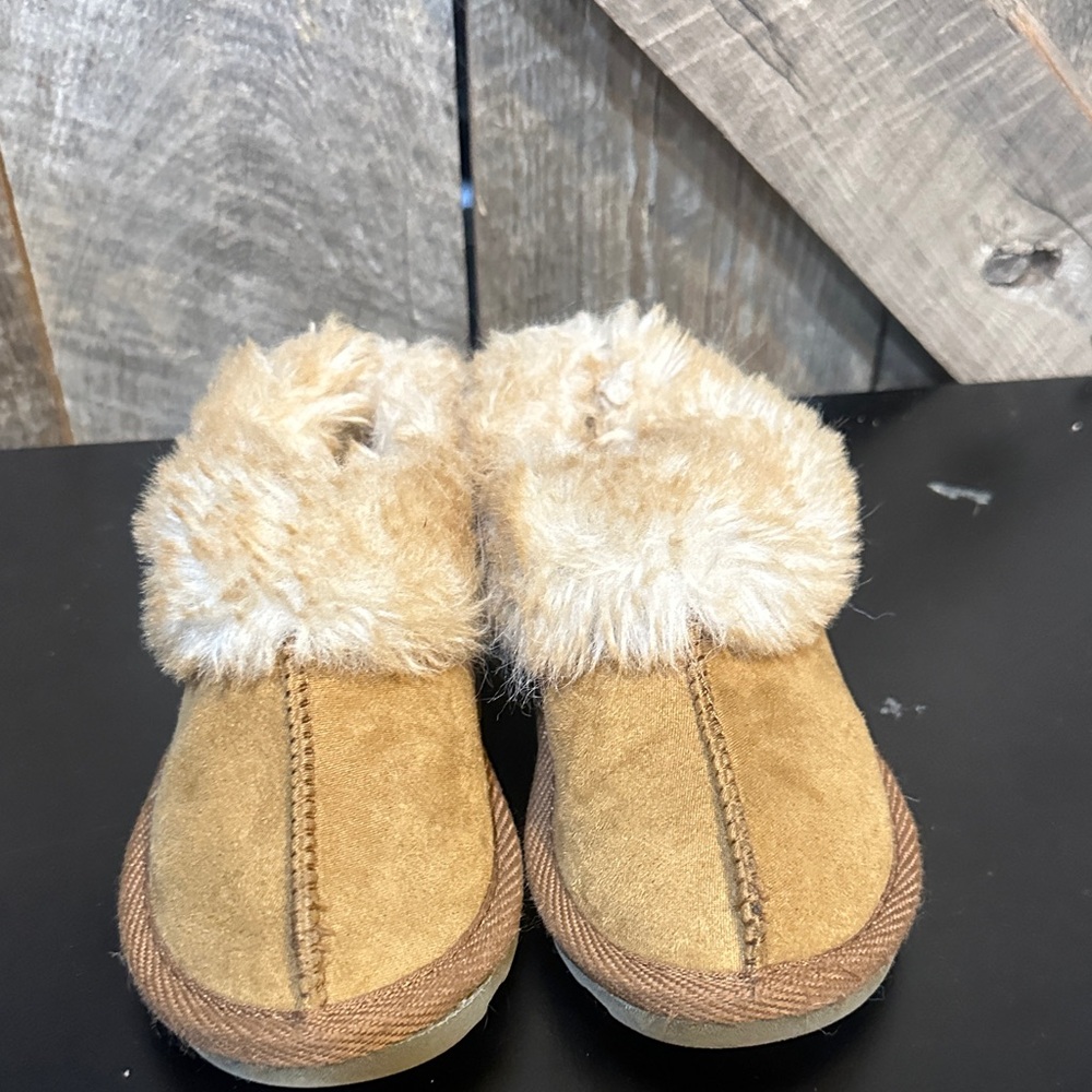 Kids Faux Fur Lined Tan Suede Slip-On Slippers
